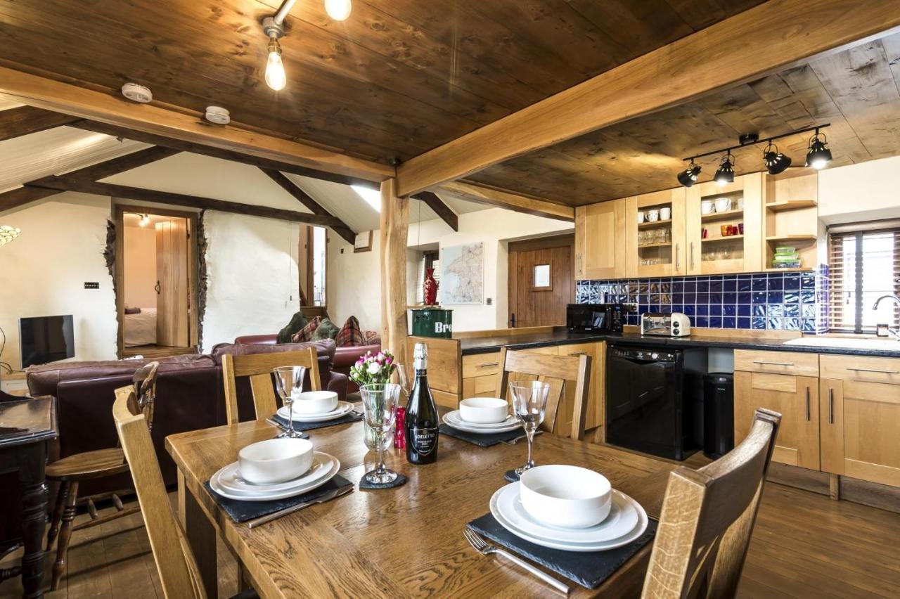 Foxglove - Luxurious Barn Conversion - Blossom Farm Johnston Exterior photo