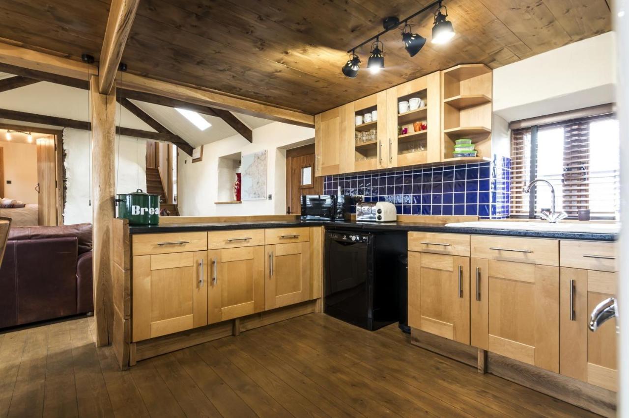 Foxglove - Luxurious Barn Conversion - Blossom Farm Johnston Exterior photo
