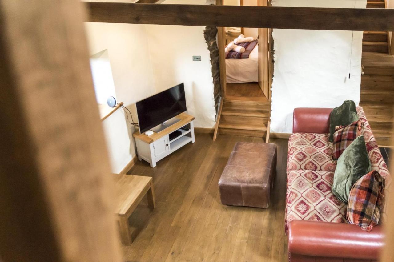 Foxglove - Luxurious Barn Conversion - Blossom Farm Johnston Exterior photo
